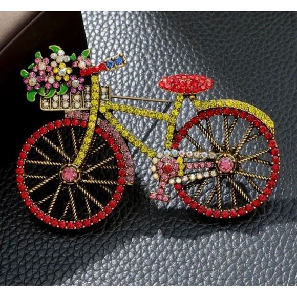 🚲 Betsey Johnson NEW large multicolored sparkling crystal bicycle brooch 🚲 - Picture 1 of 6